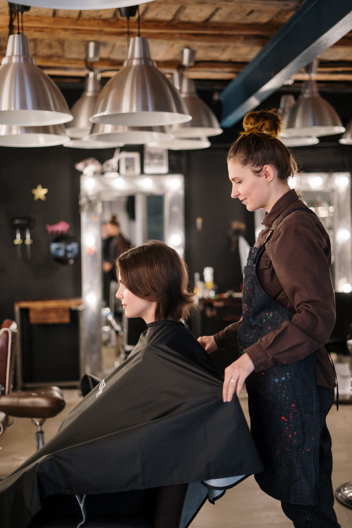 A person at work: salon & beauty